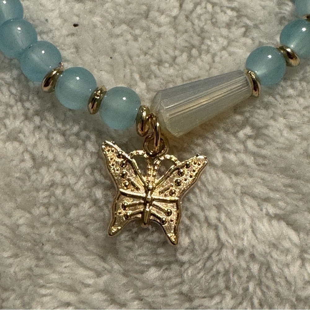 Beautiful Stretchy Butterfly Bracelet - Picture 2 of 3